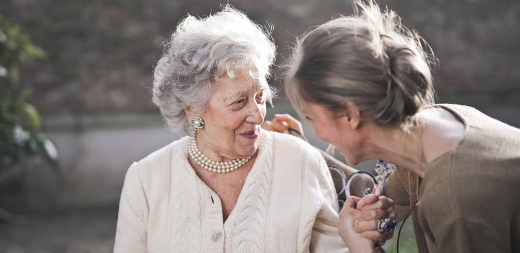 Dignificar a nuestros mayores